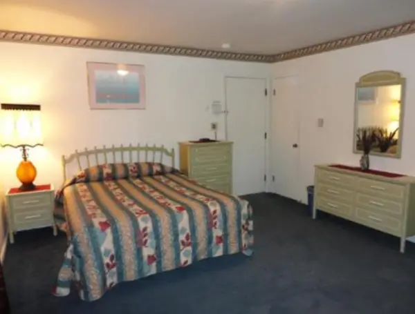 Theater Motel 8